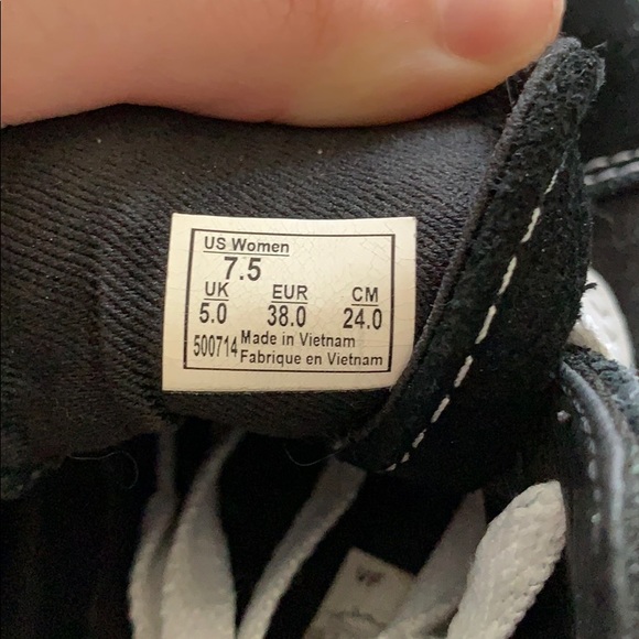 Vans - Picture 4 of 4